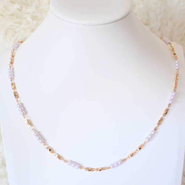 Ketting met witte fijne zoetwaterparels