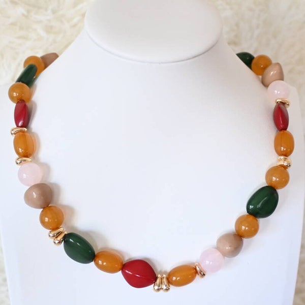 Ketting met meerkleurige parels - rood/groen/geel/wit