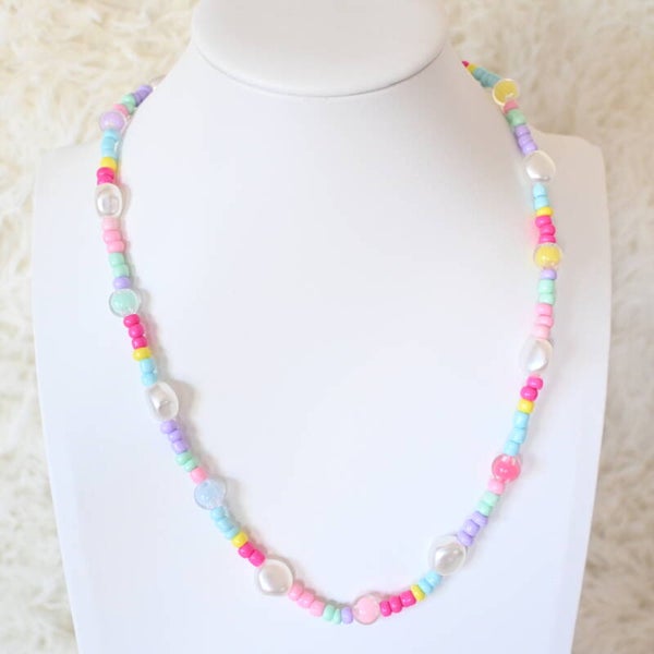 Ketting - Zomerse kralenketting met parels en pastelkleuren