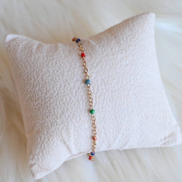 Fijne armband met kleurrijke bolletjes
