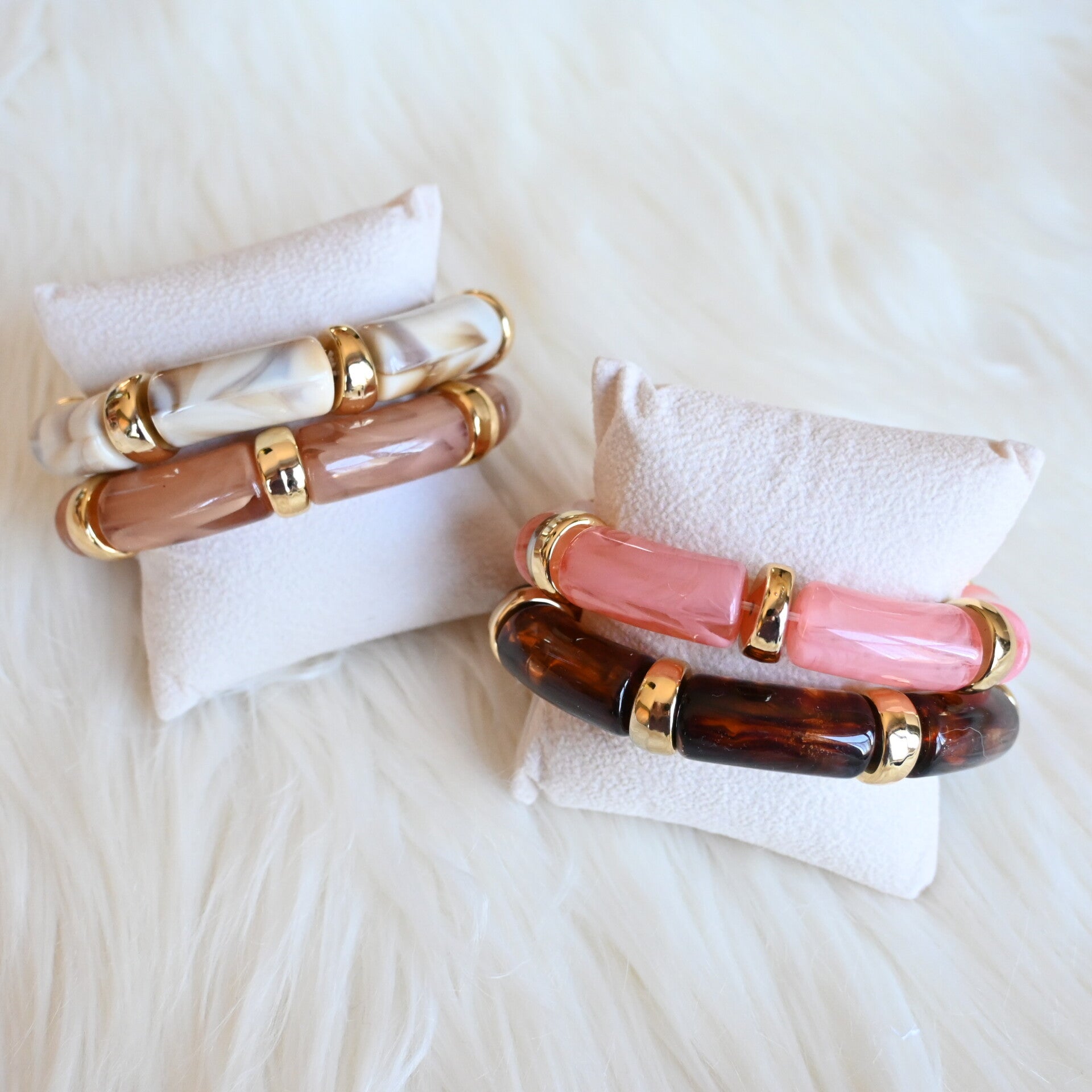 Statement kralenarmband met grote kralen en goudtinten