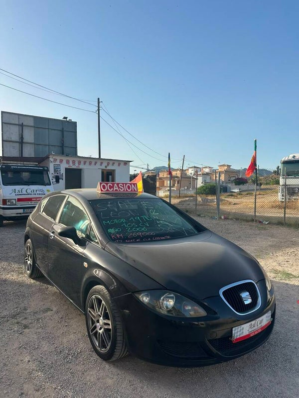 SEAT LEON