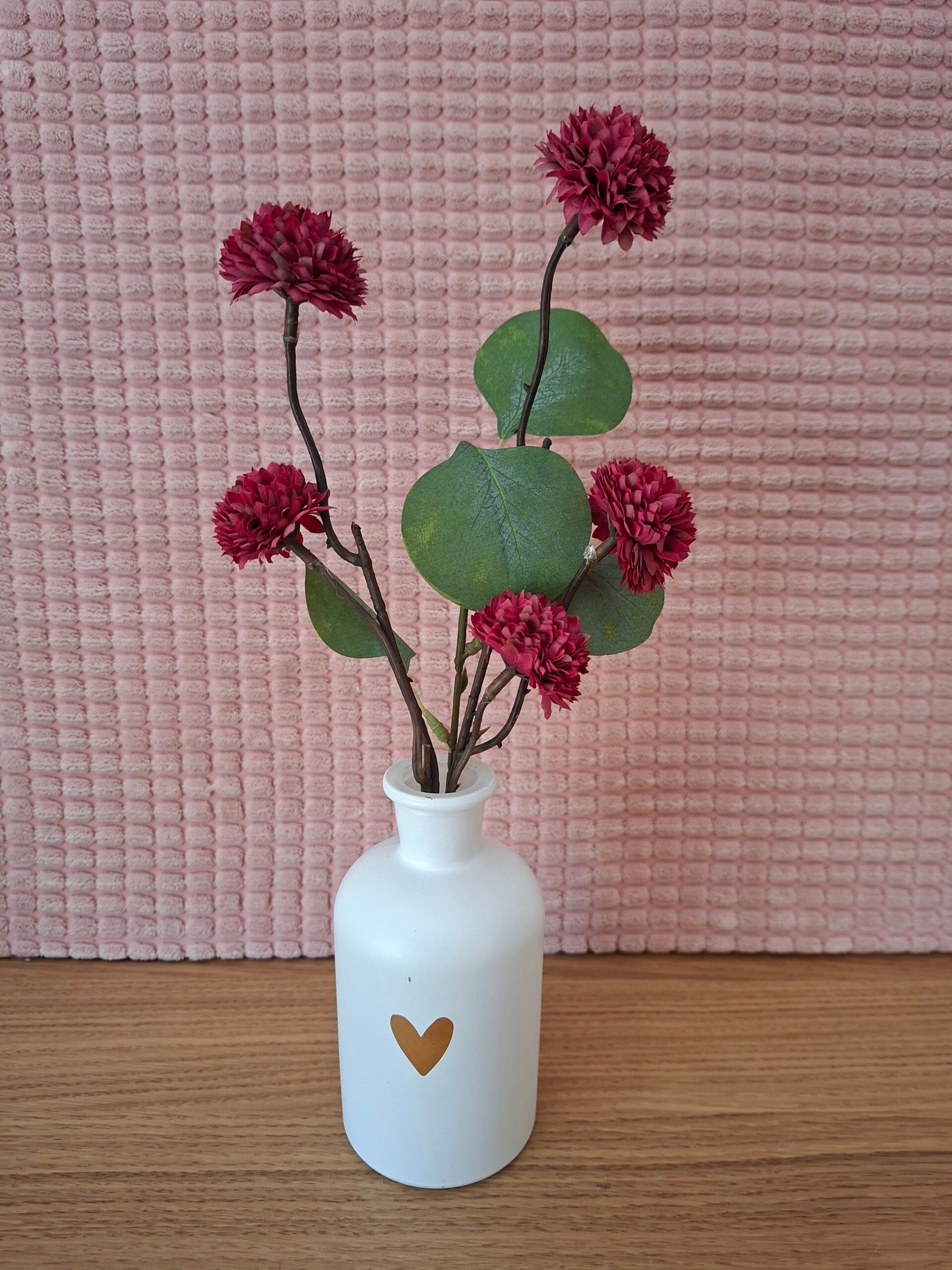 B | Vaas met bordeaux bloem