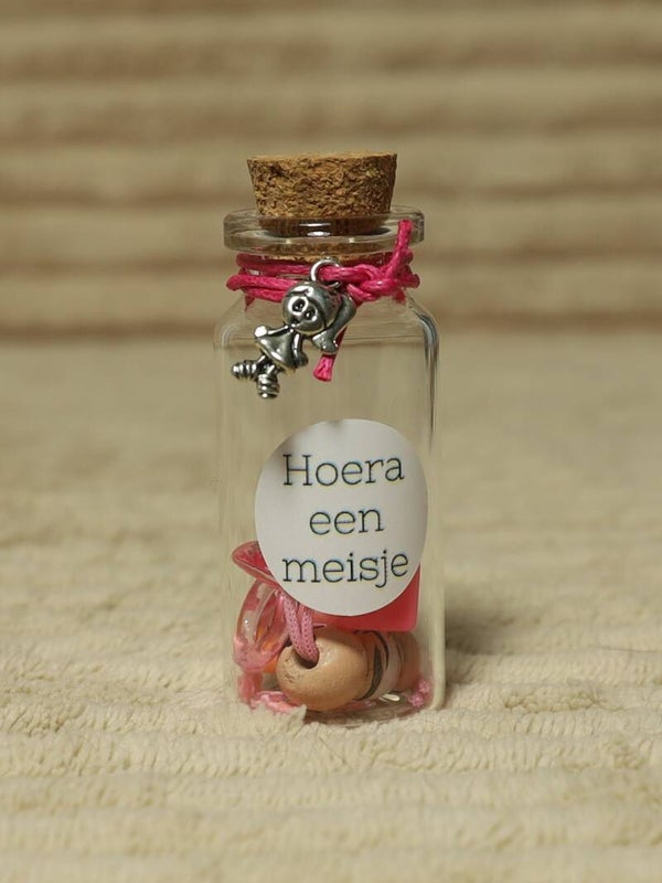 Flesje | Hoera een meisje