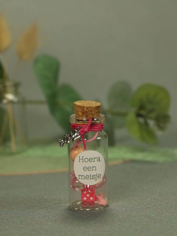Flesje | Hoera een meisje