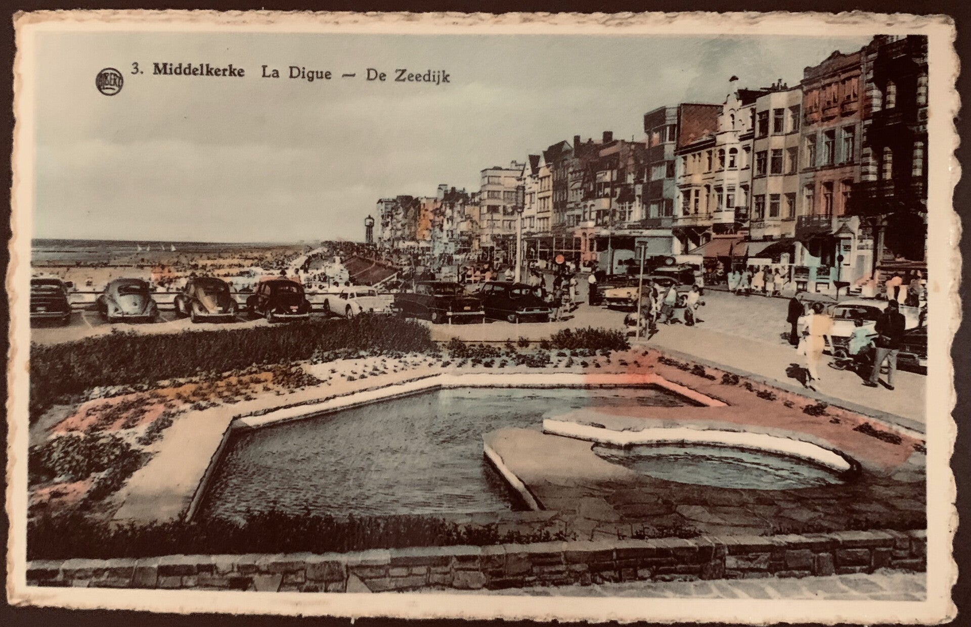 CPA en couleur Middelkerke La Digue-De Zeedijk