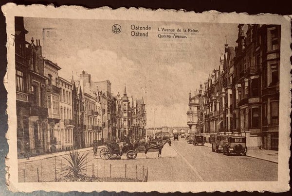 CPA Ostende L'avenue de la Reine