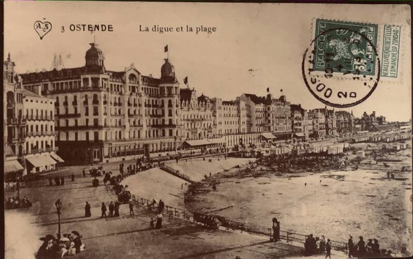 CPA Ostende La digue et la plage