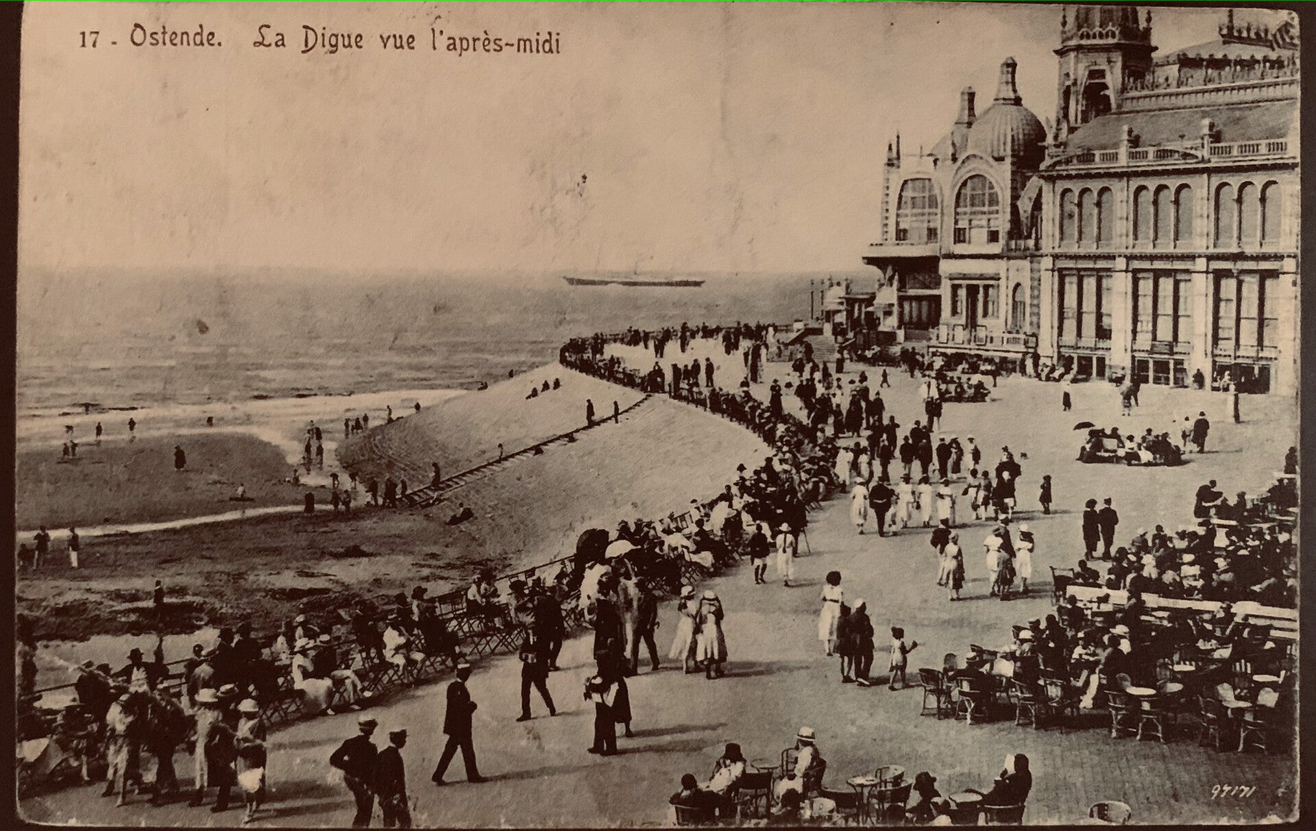 CPA Ostende La Digue vue L'après midi