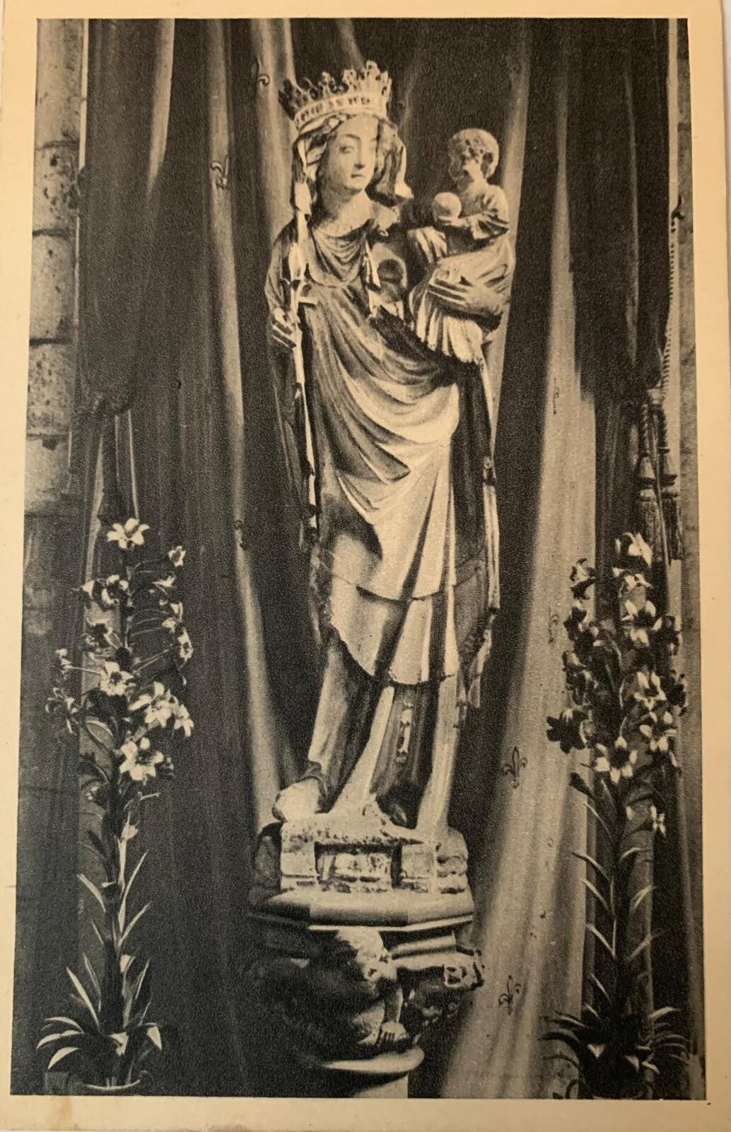 CP-Paris France Statue de Notre-Dame