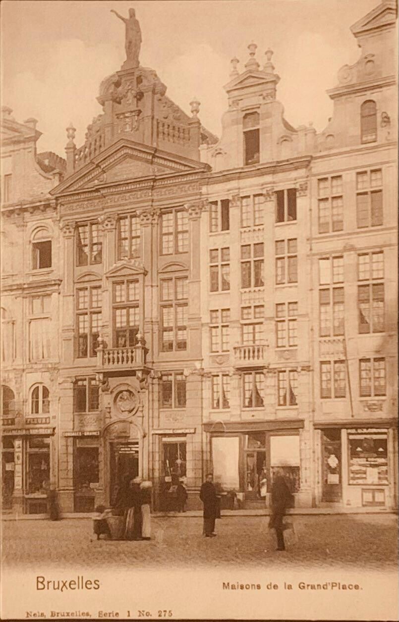 carte postale ancienne est :Bruxelles — Maisons de la Grand'Place.