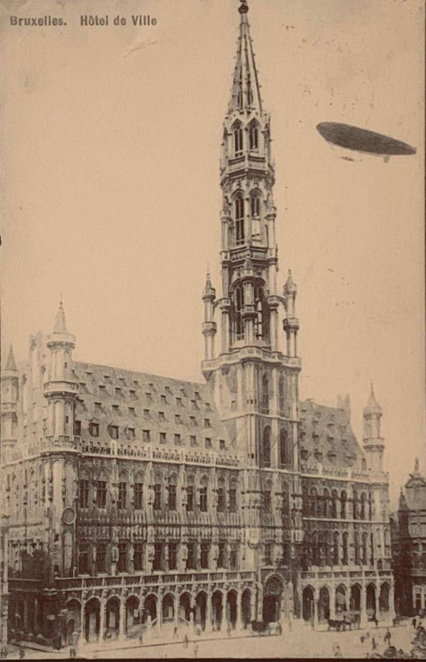 carte postale est Bruxelles. Hôtel de Ville.
