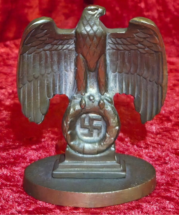 Bureau ornament Duitse adelaar met swastika