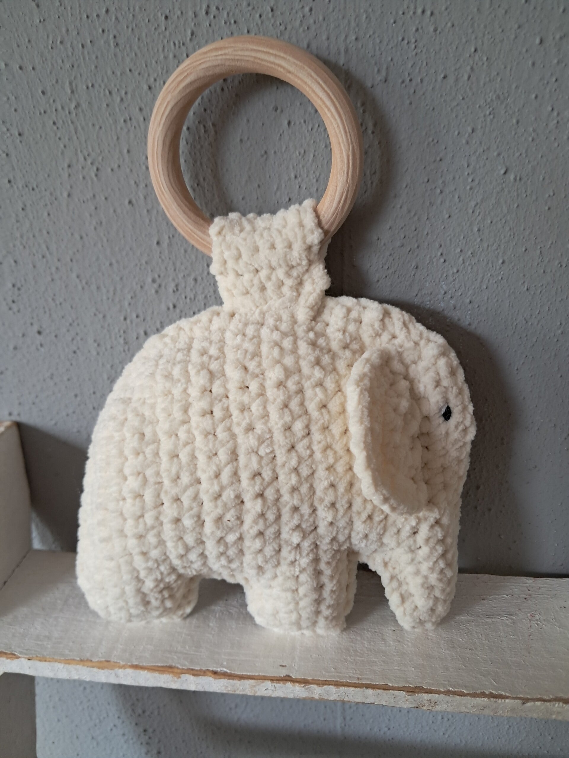 Maxi knuffelbijtring olifant gebroken wit
