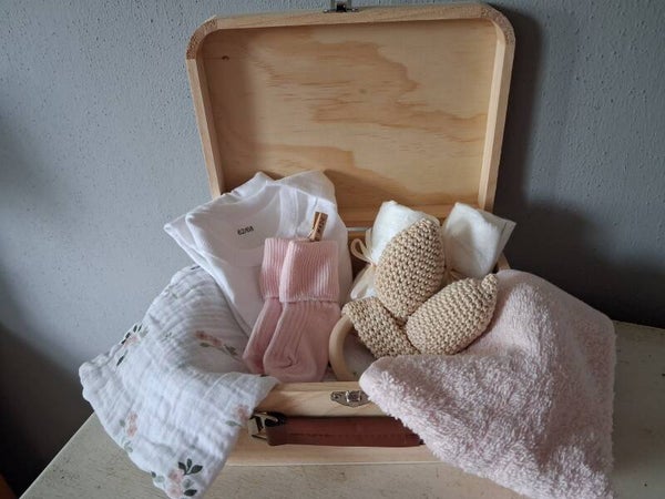 Kado koffer hout roze konijn