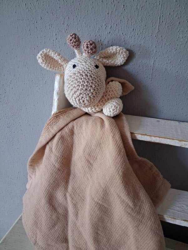 Kroeldoekje giraf beige