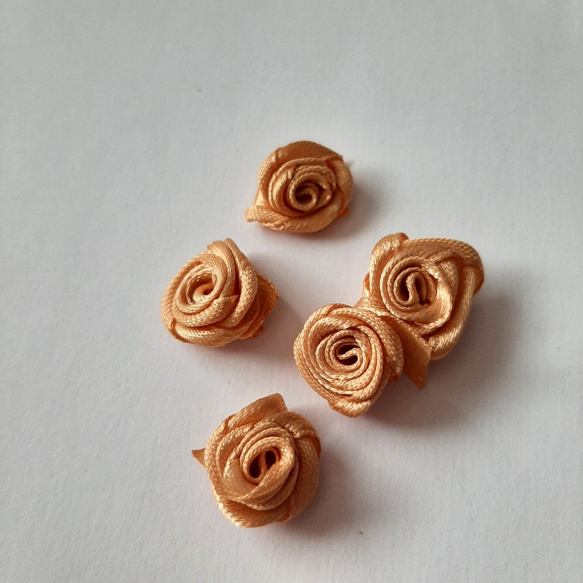 Zijde mini roosjes  goud (18)