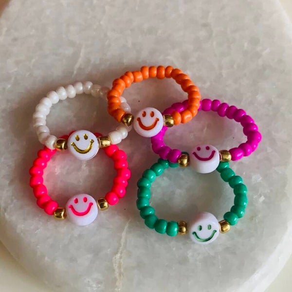 Smiley kralen ringen set van 5