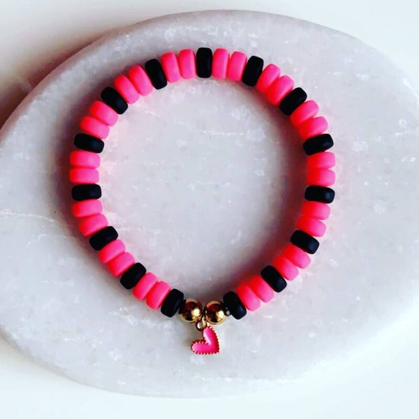 Neon kleurige armbanden
