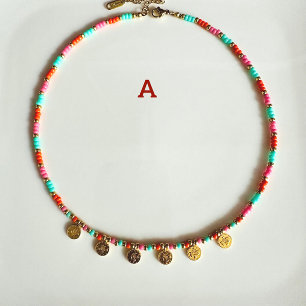 multicolor ketting met lucky muntjes
