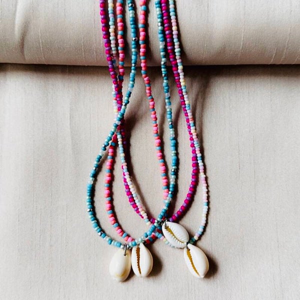 Kralen ketting met schelp hanger