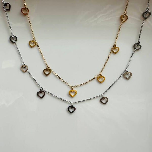 Ketting met open hartjes bedels