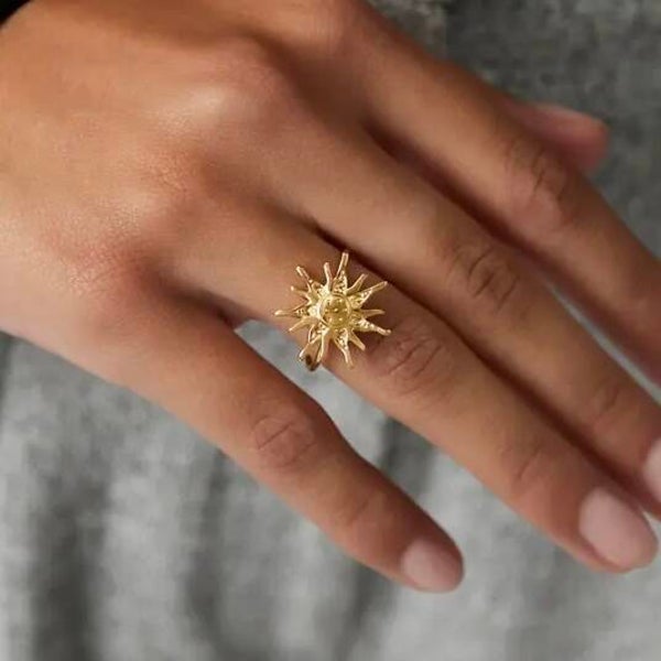 Sunny side statement ring