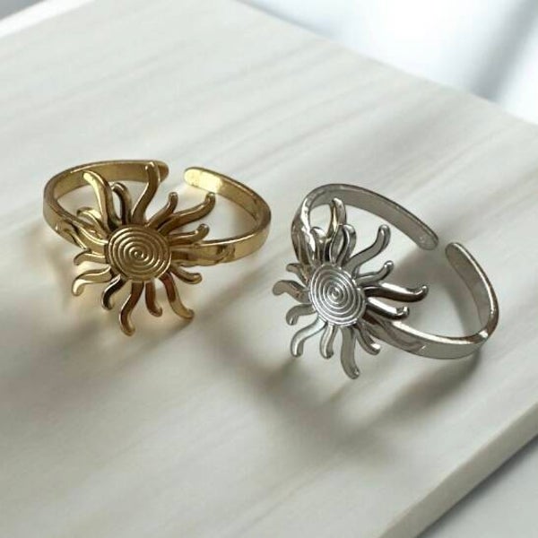 Sunny swirl ring