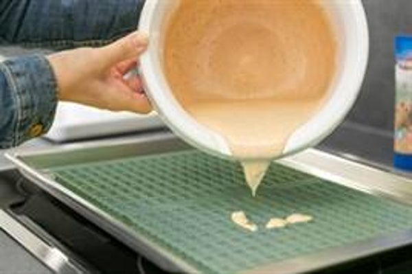 Trixie Bakmat Met Botjes Voor Hond Silicone 38X28 cm