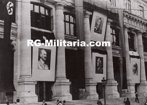 Original WW2 French Press Photo - Celebration in Bucharest, Romania (1941)