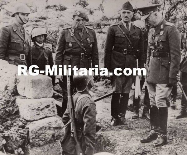 Original WW2 French Press Photo - Romanian soldiers with President Ion Antonescu on the Eastern front (1942)