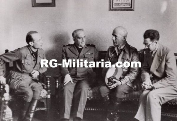 Original WW2 German Press photo - Luftwaffe General, knights cross wearer visits the Mayor of Bengasi, Libya (1941)