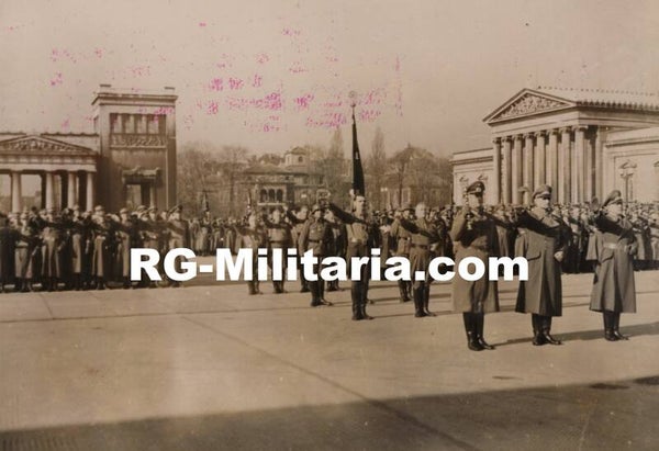 Original WW2 French Press Photo - General Wilhelm Keitel and Rudolf Hess honouring the dead of the Putsch, Munich (1940)