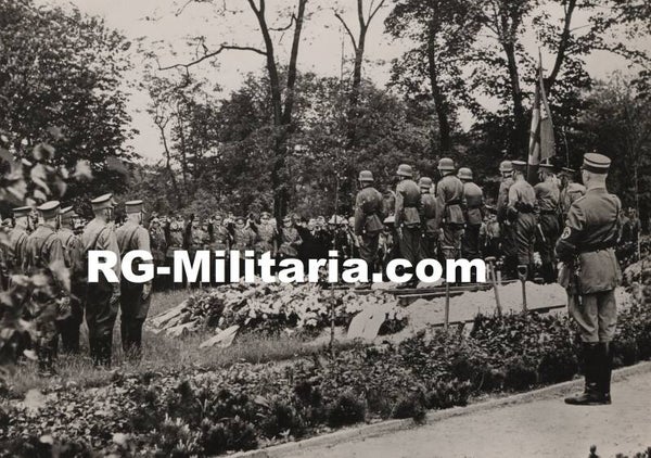 Original WW2 German Press Photo - SA Hauptschriftleiter Karl Busch burial, Berlin (1942)