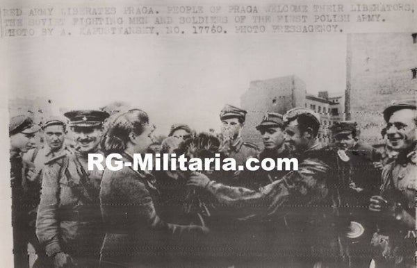 Original WW2 British Press Photo - Liberation of Prague by the Red Army with the First Polish Army (1945)