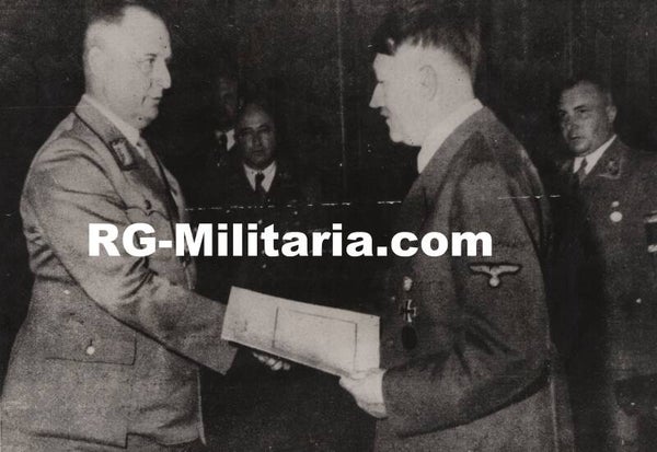 Original WW2 British Press Photo - Adolf Hitler with the Gauleiter of Munich Paul Giesler (1940)