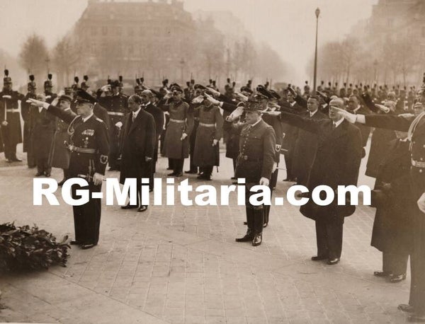 Original WW2 French Press Photo - Minister Joachim von Ribbentrop honoring the fallen soldier, Paris, France (1938)