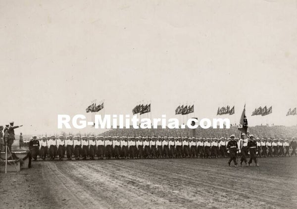 Original WW2 German Press Photo - German Kriegsmarine parade, Hitler saluting