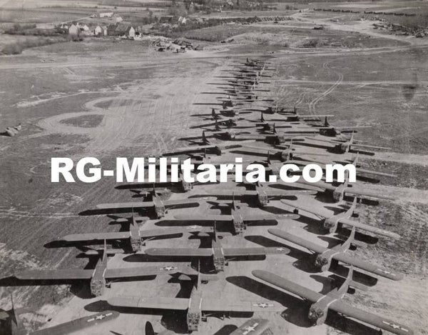Original WW2 American US Press Photo - US Airborne gliders awaiting flight to the Rhine River, Operation Varsity (1945)