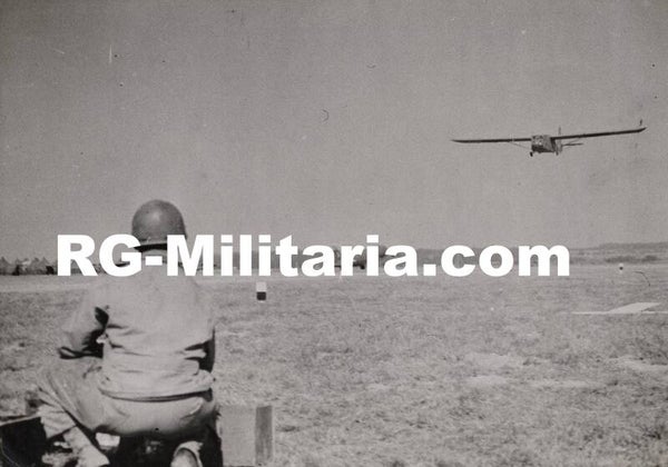 Original WW2 American US Press Photo - US Airborne gliders fly wounded troops from Germany (1945)
