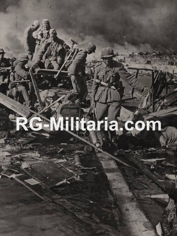 Original WW2 German Press Photo - Infantry at the Don River, Russia (1942)