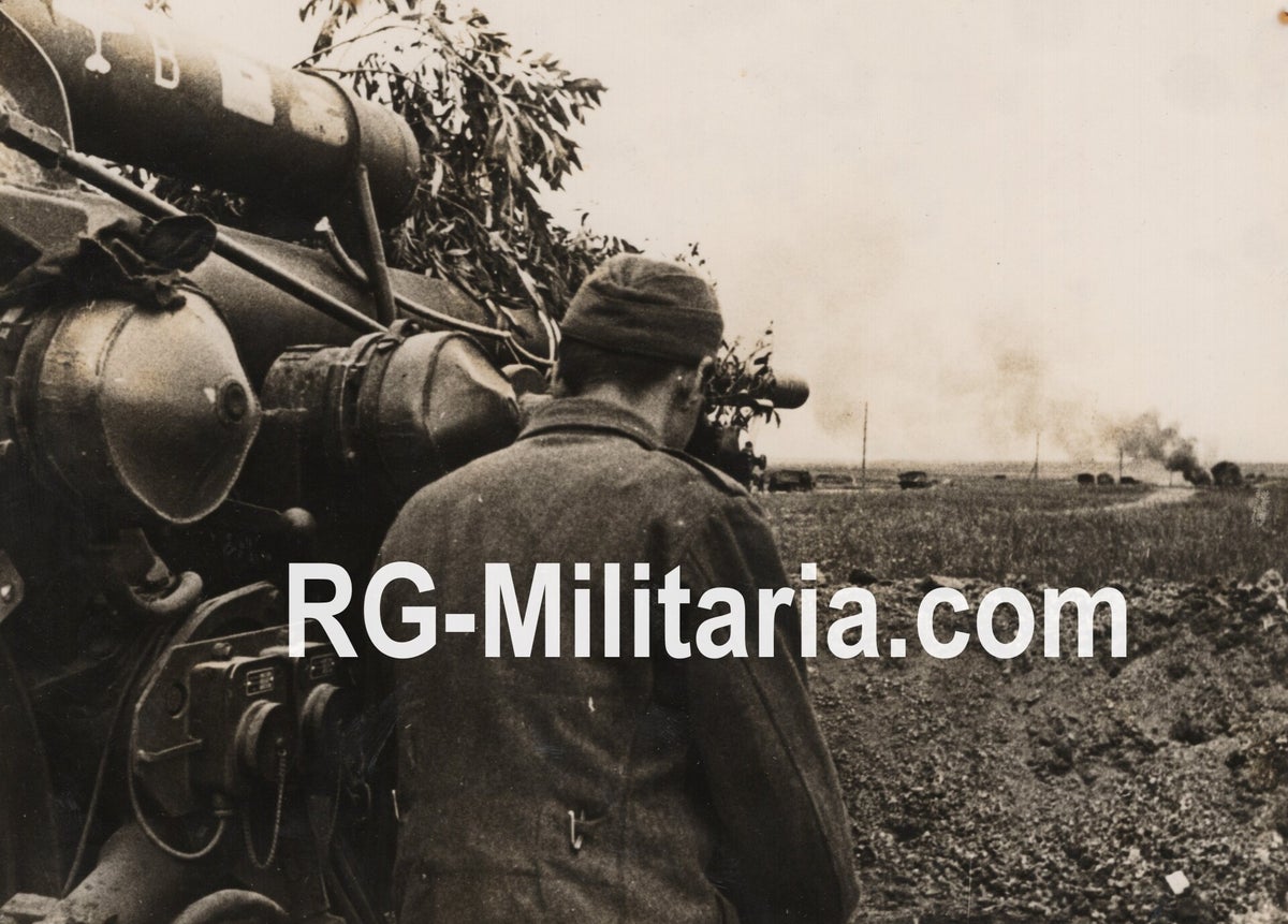 Key Target Ww2 Original WW2 German Press Photo - Flak canon hitting its target ...