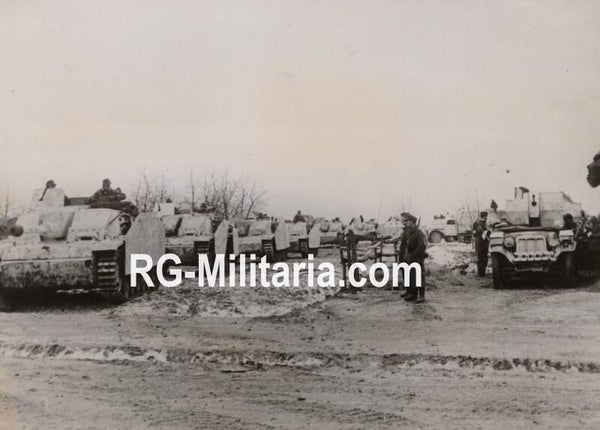 Original WW2 German Press Photo - German Panzer Tank Sturmgeschutze STUG in Shitomir, Ukraine (1944)