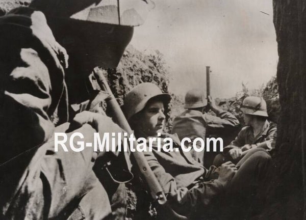 Original WW2 German Press Photo - Soldiers in the trenches (1943)