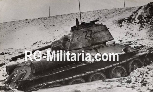 Original WW2 German Press Photo - Destroyed Soviet T34 tank (1944)