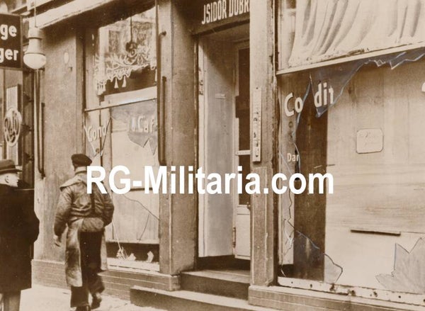 Original WW2 US Press Photo - Kristallnacht aftermath destroyed Jewish-owned store, Berlin (1938)