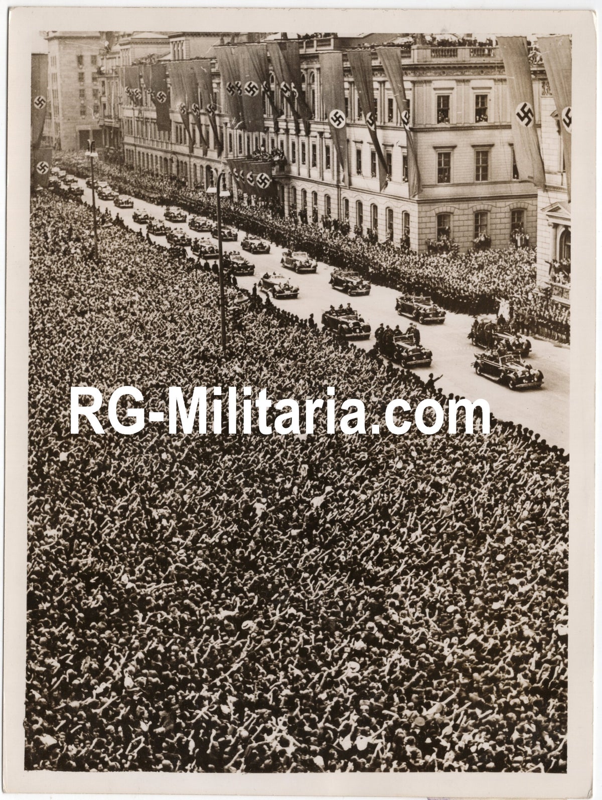 Original WW2 British Press Photo - Adolf Hitler returns to Berlin (1938)
