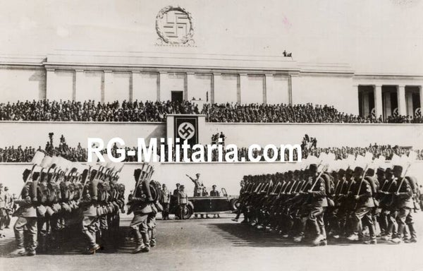 Original WW2 British Press Photo - Reichsparteitag der Arbeit RAD Reichsarbeitsdienst march, Nurnberg (1937)