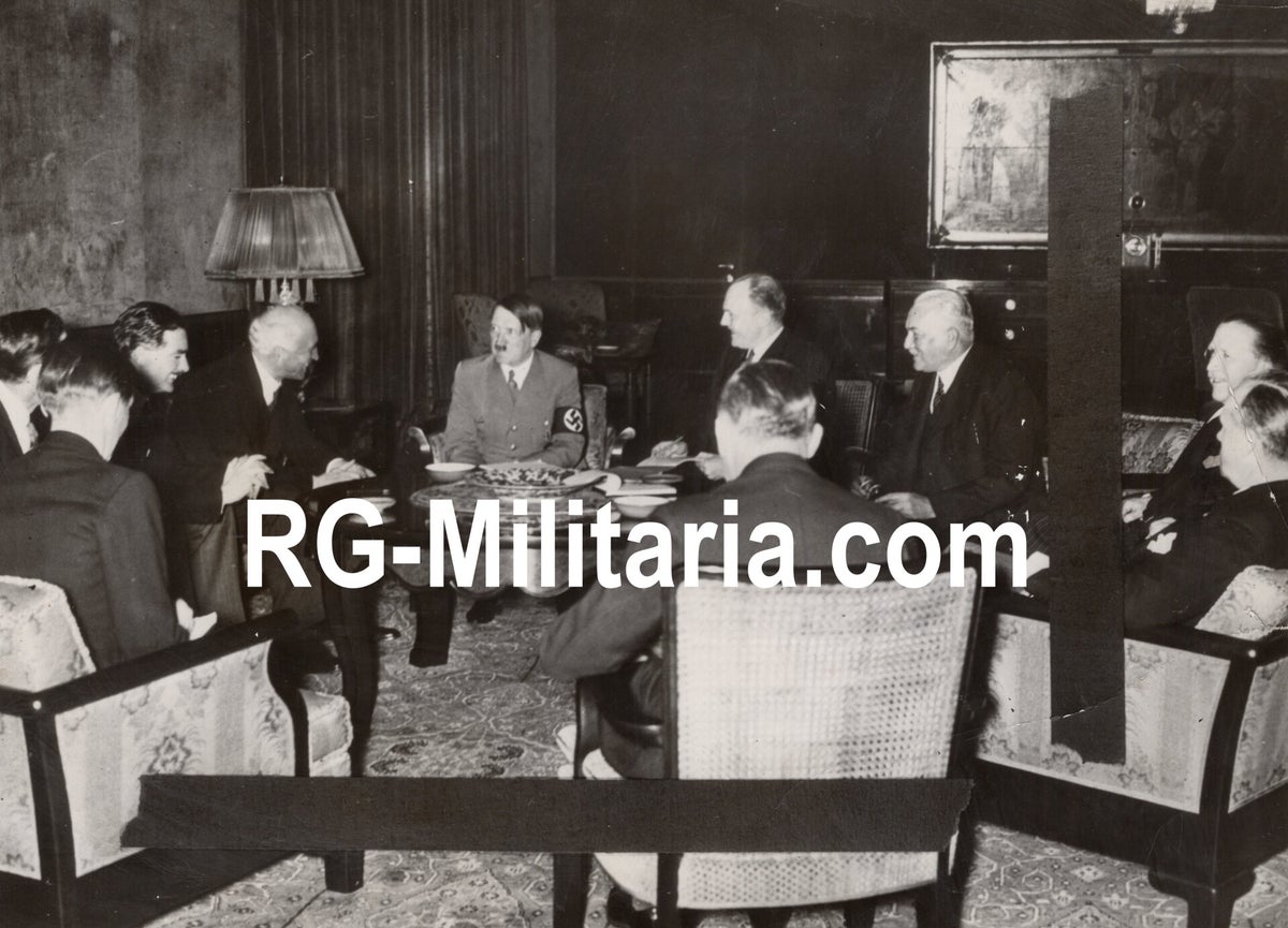 Secretary Ww2 Original WW2 British Press Photo - Adolf Hitler talking with the ...