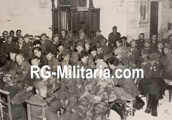 Original WW2 US Press Photo - POW German soldiers waiting in a church in St. Lo, Normandy, Operation Overlord, France (1944)